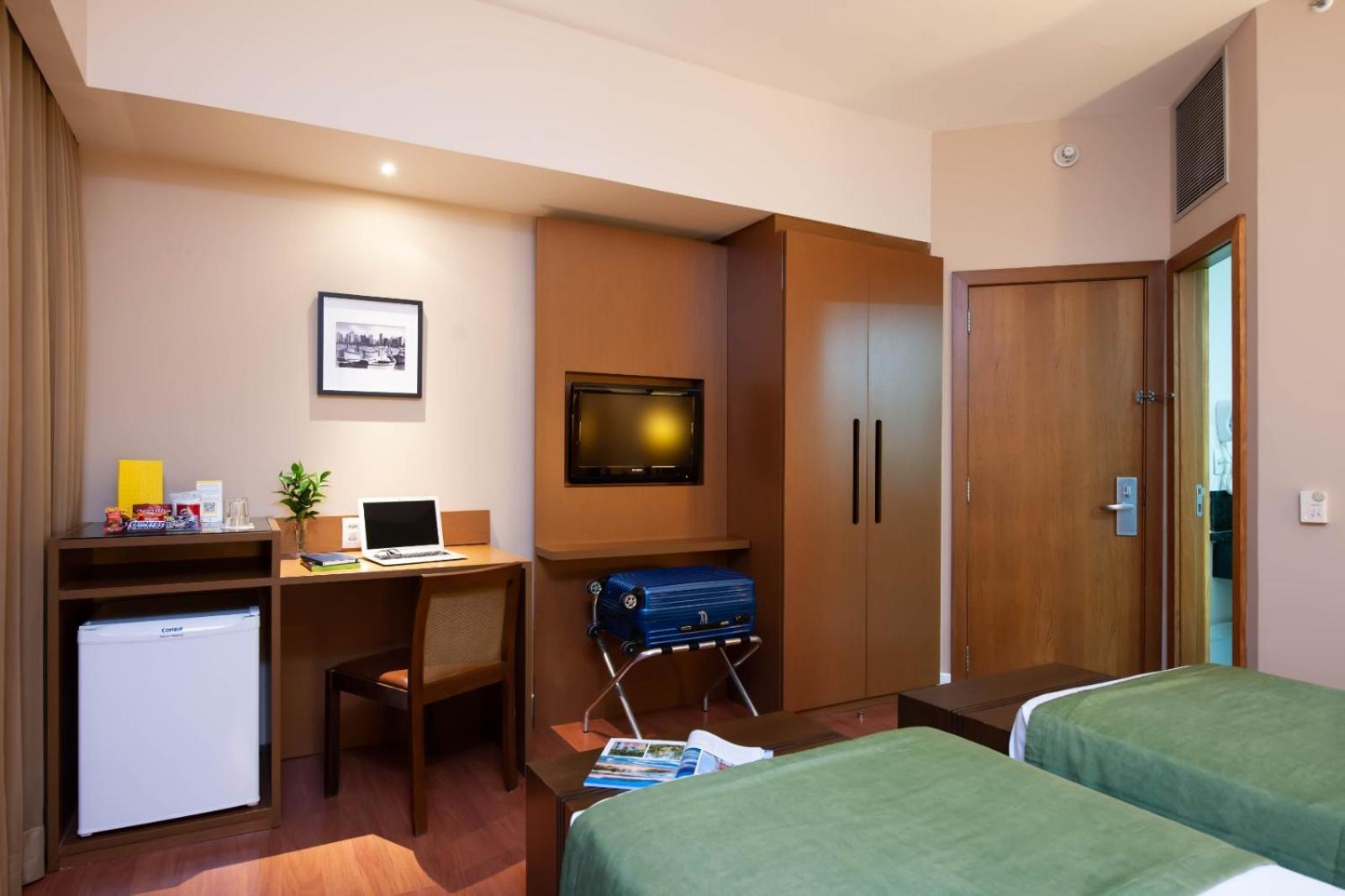 Golden Tulip Porto Vitoria Hotel Exterior photo