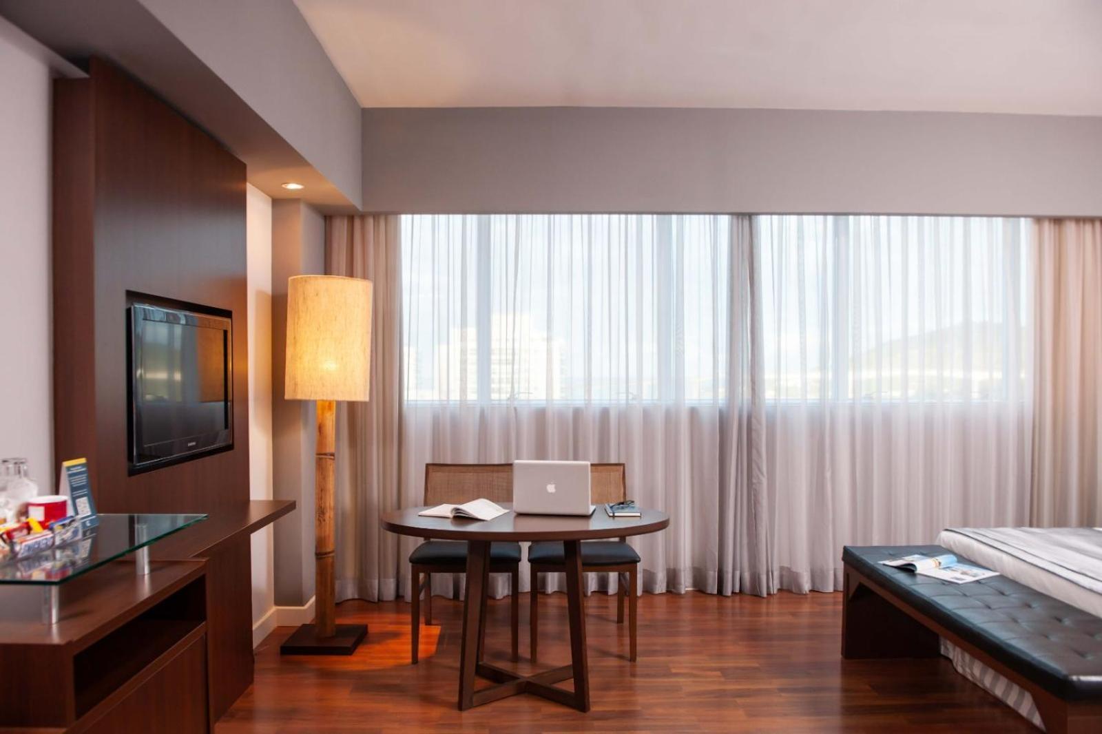 Golden Tulip Porto Vitoria Hotel Exterior photo